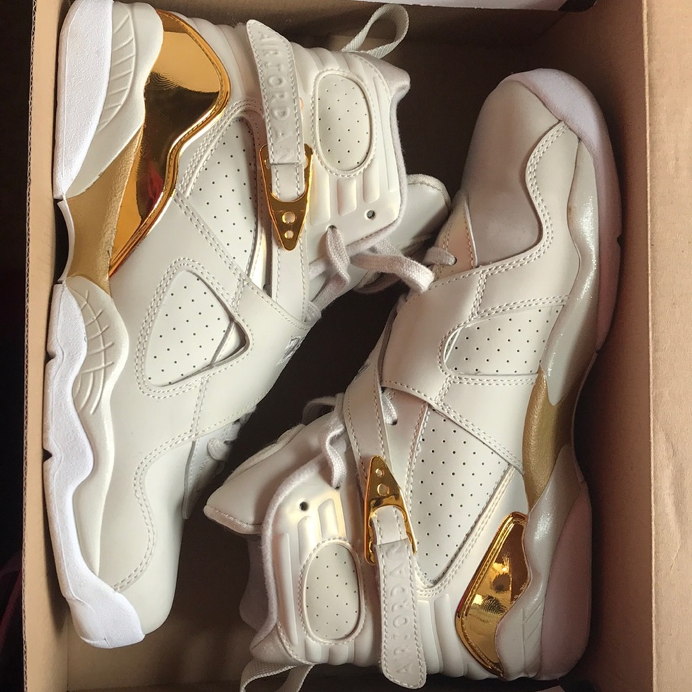 Champagne Jordan 8s